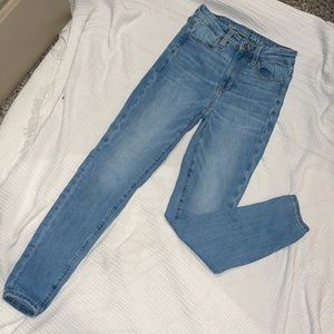 Light Wash American Eagle Skinny Jeans